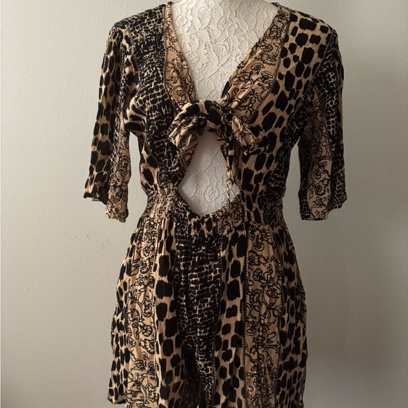 Zury Black and Tan Patterned Top - Picture 3 of 8